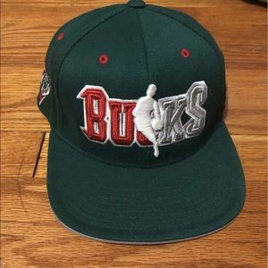 Adidas NBA Milwaukee Bucks 2010 draft hat